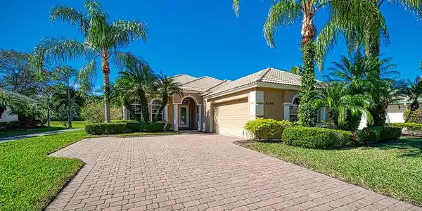 4544 NW Red Maple Drive