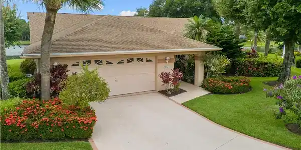 2216 SW Oakwater Pointe