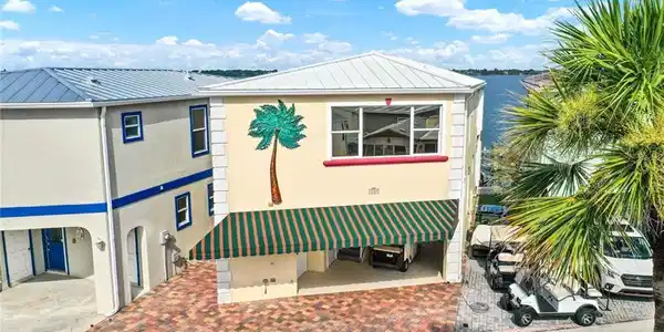 1109 Nettles Boulevard