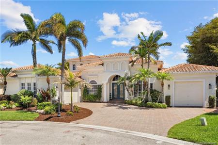 281 SW Hatteras Court