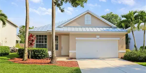 3130 SW Solitaire Palm Drive