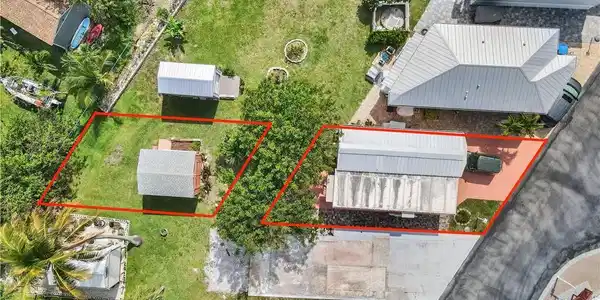 Image 3: Lot lines are a general guide