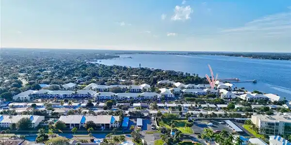 175 SE Saint Lucie Boulevard