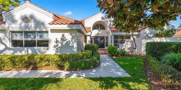 2014 NW Laurel Oak Lane