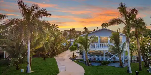 1145 S Ocean Drive