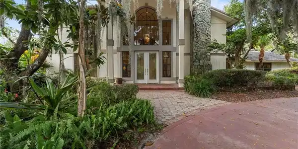 1752 SW Crane Creek Circle