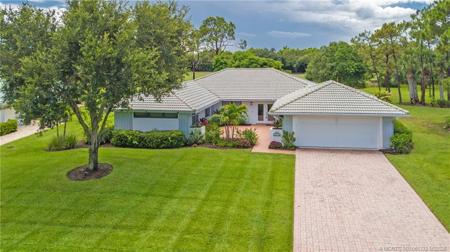 1463 SW Troon Circle