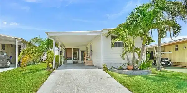 612 S Seas Boulevard