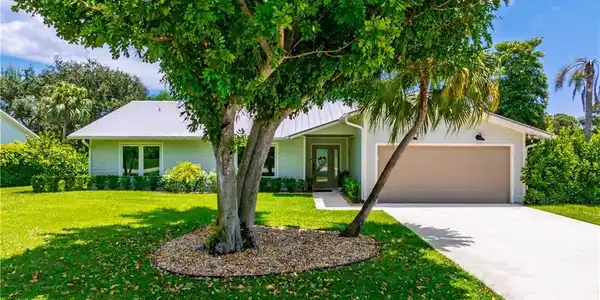 901 SW Pine Tree Lane