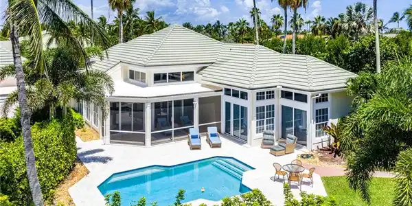 7000 SE Lakeview Terrace