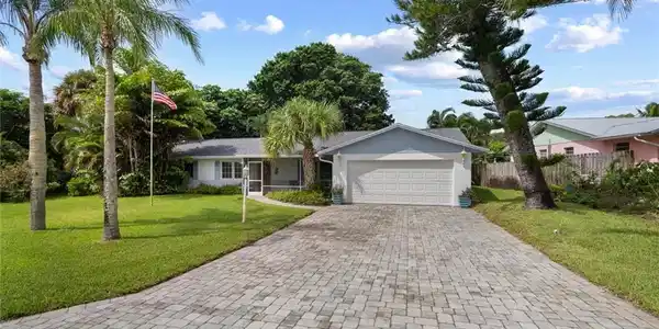 2246 NE 19th Court