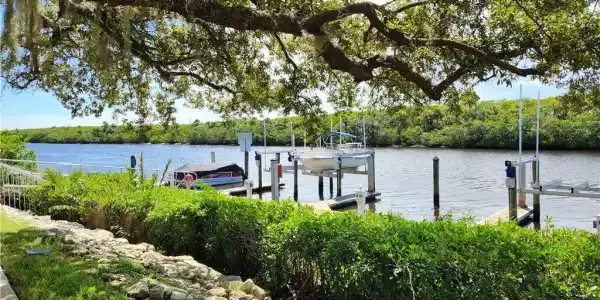 2502 SE Anchorage Cove