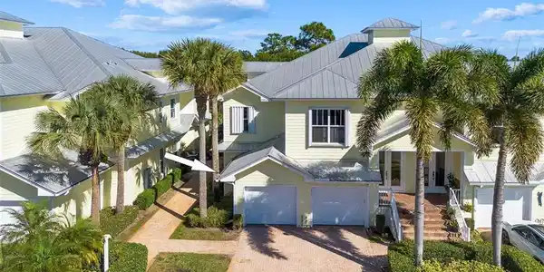 3407 SW Sawgrass Villas Drive