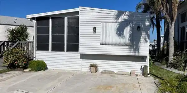 240 Nettles Boulevard