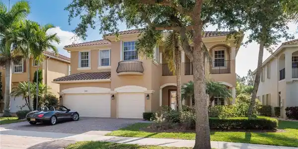 5565 SW Bellflower Court