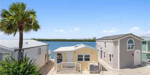 157 Nettles Boulevard