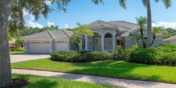5204 SW Hammock Creek Drive