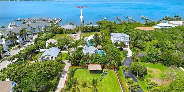 5237 NE Shore Village Terrace