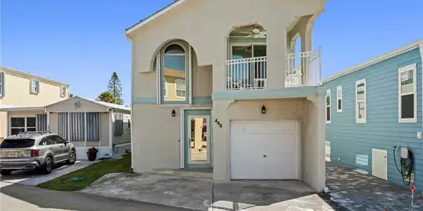 444 Nettles Boulevard