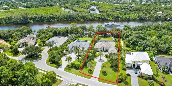 6633 SW Silver Wolf Drive