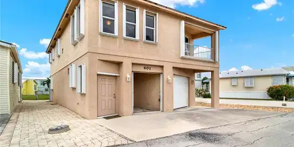 10725 S Ocean Drive