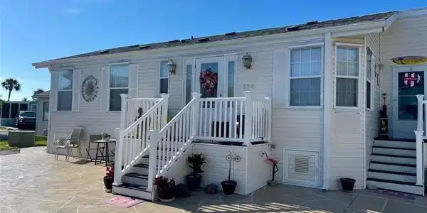 554 Nettles Boulevard