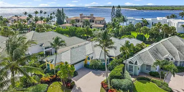 2856 SE Dune Drive
