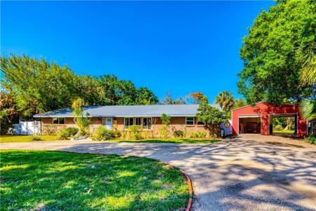 1776 NW Palmetto Court