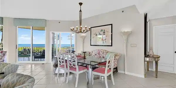 Image 3: Enjoy the view while you dine