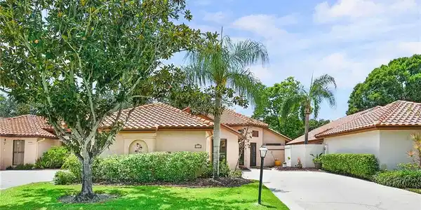 2796 SW Mariposa Circle