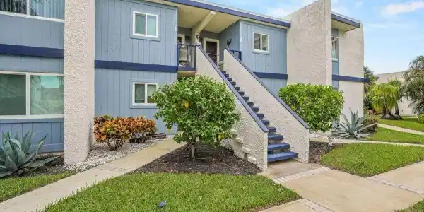 1561 NE 12th Terrace