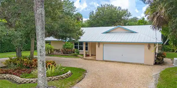 3418 SE Jamaica Lane
