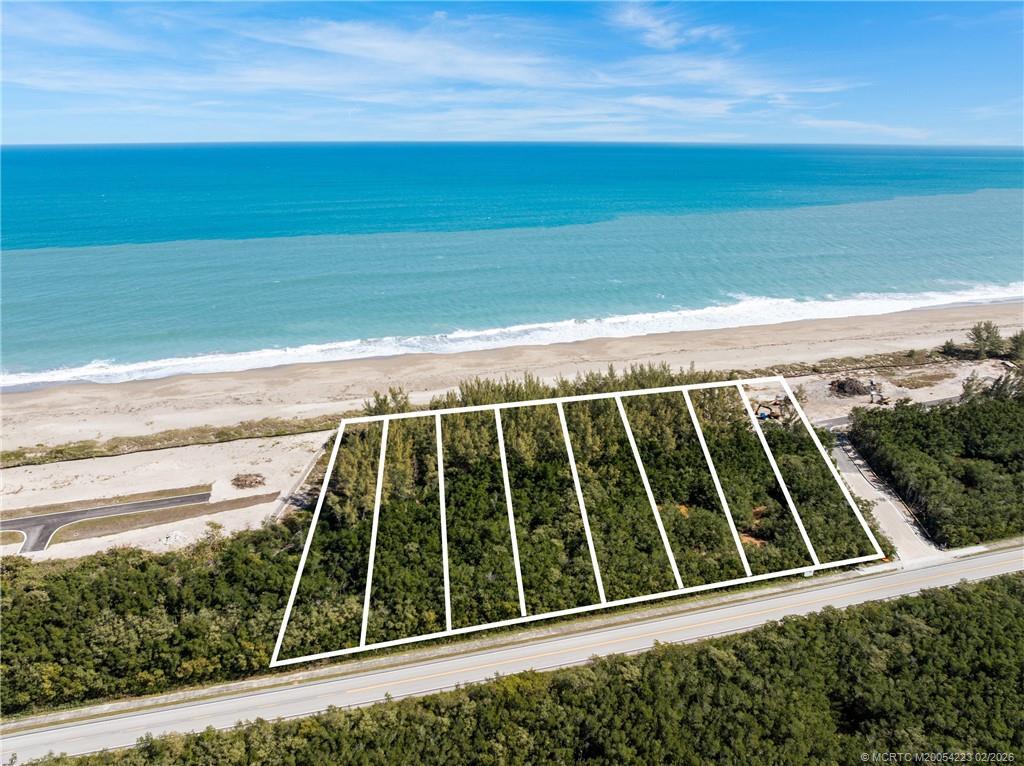 Image 3: Build 8 single family estates or luxury condos