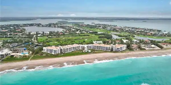 Image 2: Pristine beach right outside your door