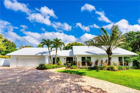 10 Ridgeland Drive