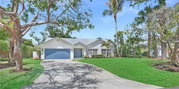 352 SW Ridge Lane