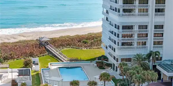Image 3: Oceanfront, heated pool