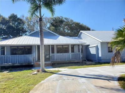 2366 SE Country Club Lane