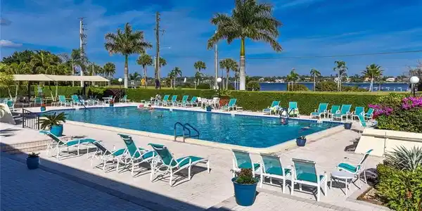 Image 2: Resort Style Amenities at Conquistador include thi