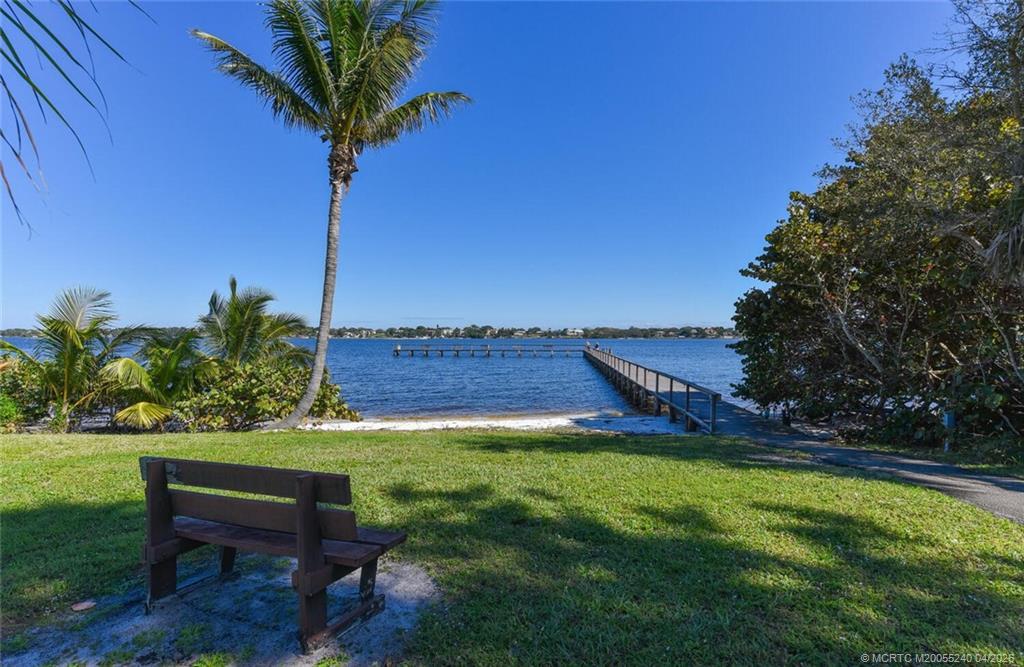 Image 3: View of the Conquistador Day Dock and Pier - Great