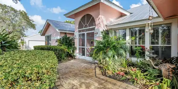 1863 NW 22nd Street