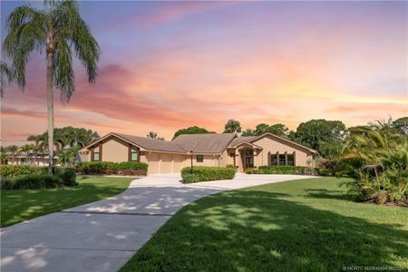 2202 SW Racquet Club Drive