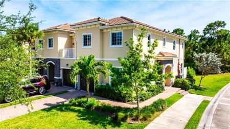 6242 SE Fauna Terrace