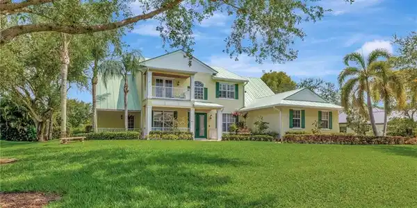 5485 SW Orchid Bay Drive