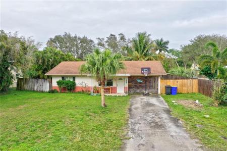 675 SW 34th Terrace