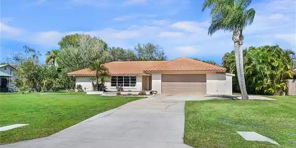2457 NW Everglades Boulevard