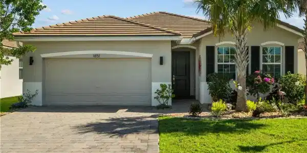1851 NW Golden Oak Trail