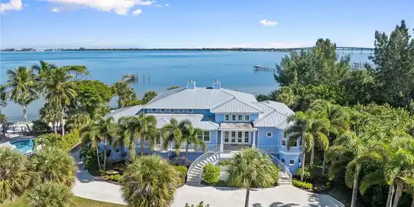 70 N Sewalls Point Road