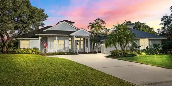 5221 SW Orchid Bay Drive