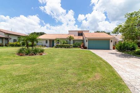 2385 SW Creekside Drive
